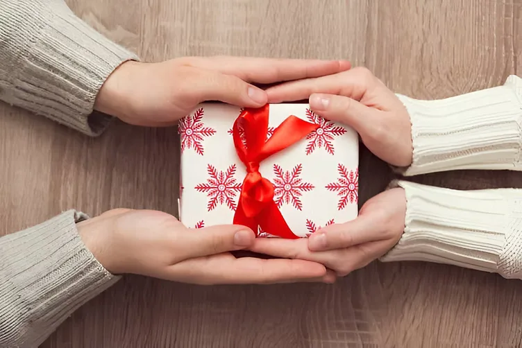 How to Pick Practical Gifts for a Blind Dad That Will Still Get Used Next Month