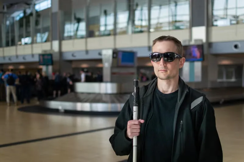 How to Evaluate Smart Glasses for Blind Travel
